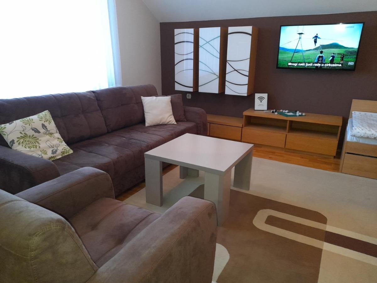 Apartmani Exit Пале Екстериор снимка