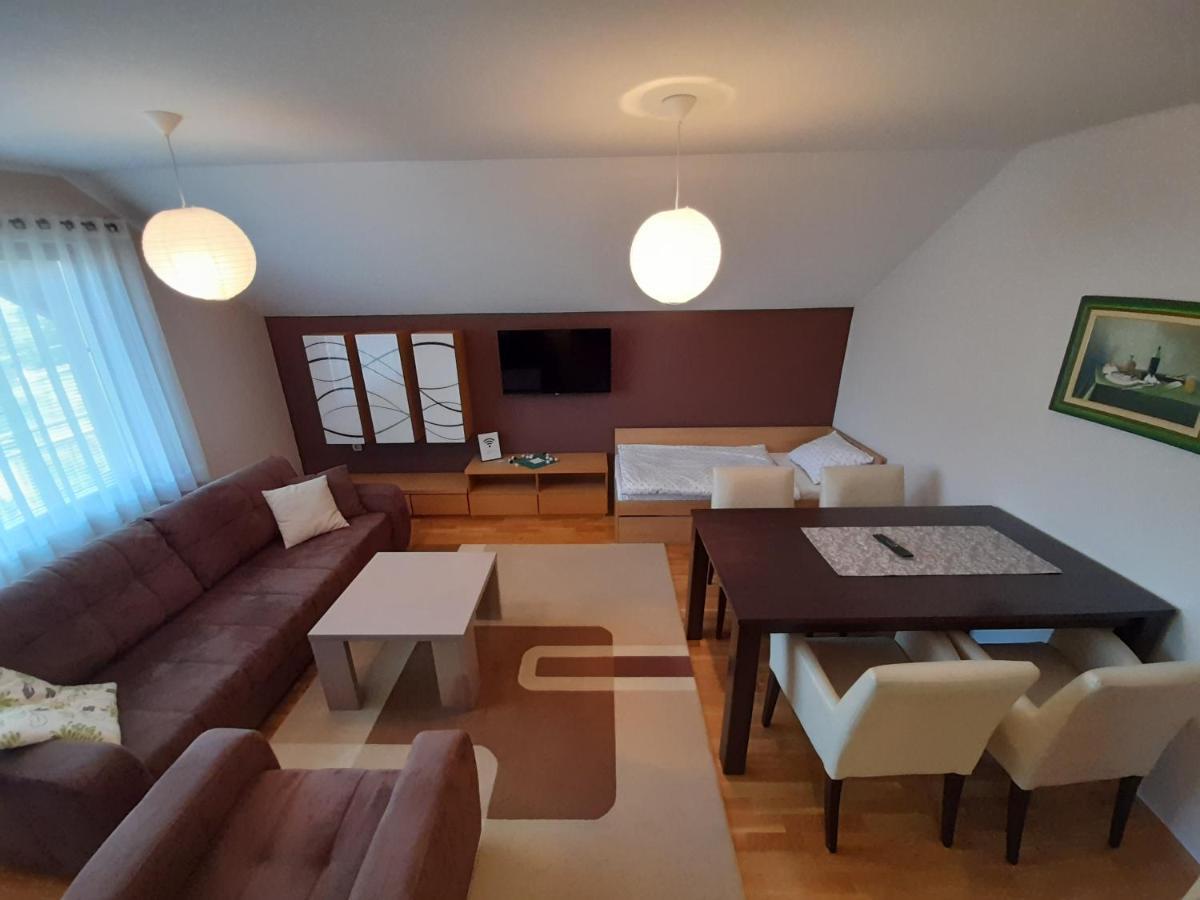 Apartmani Exit Пале Екстериор снимка