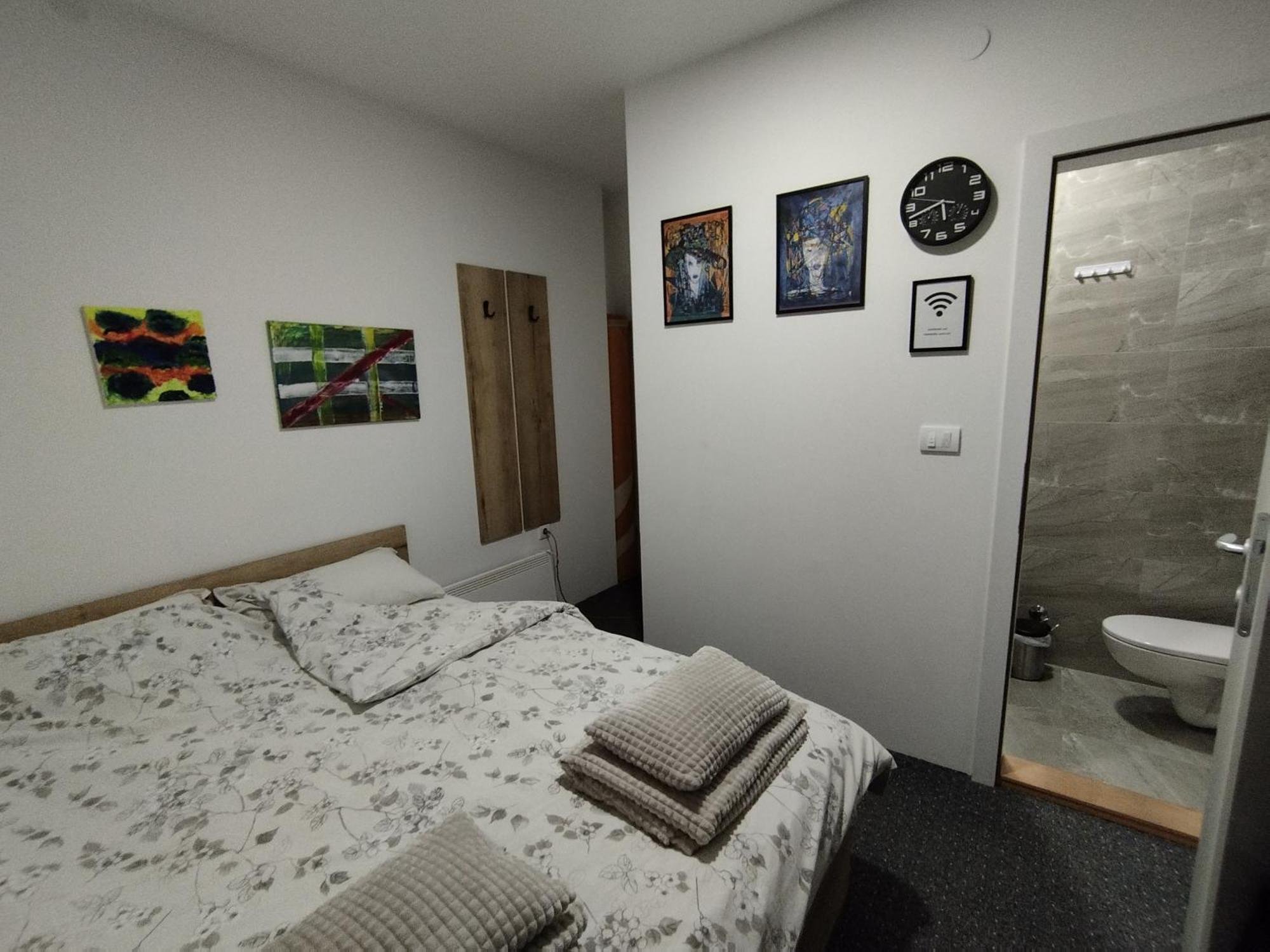 Apartmani Exit Пале Екстериор снимка
