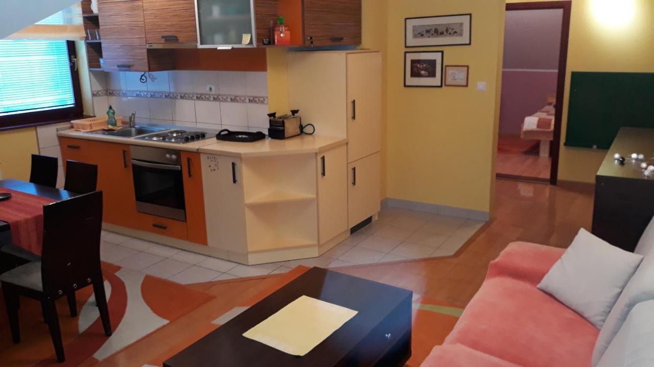 Apartmani Exit Пале Екстериор снимка