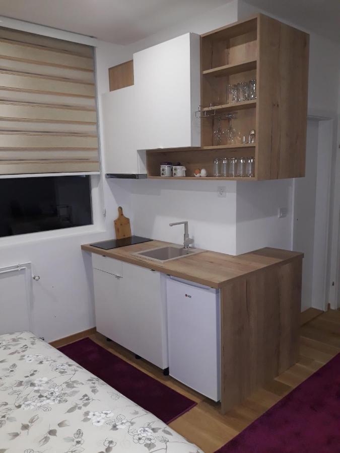 Apartmani Exit Пале Екстериор снимка
