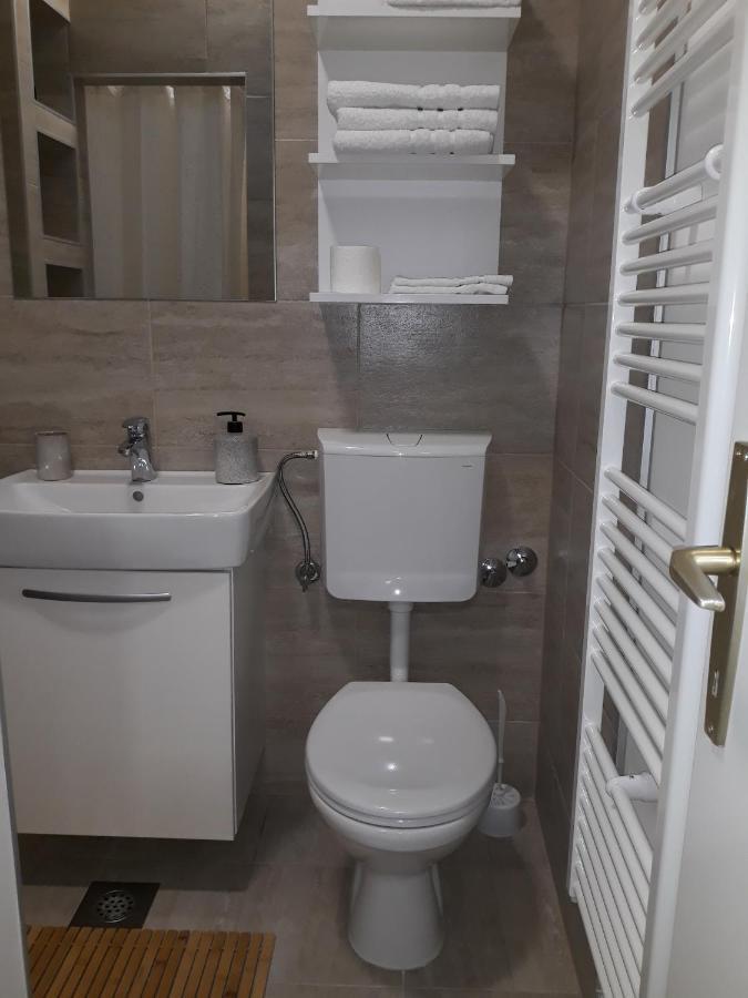 Apartmani Exit Пале Екстериор снимка
