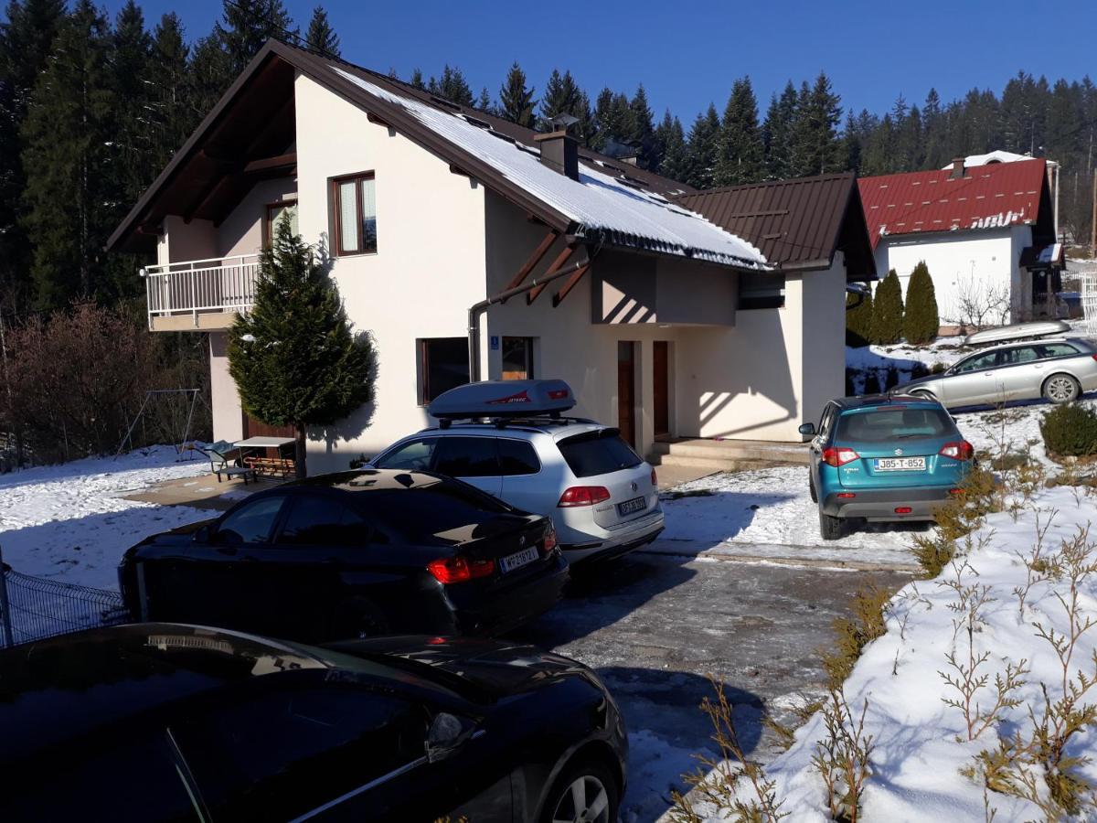 Apartmani Exit Пале Екстериор снимка