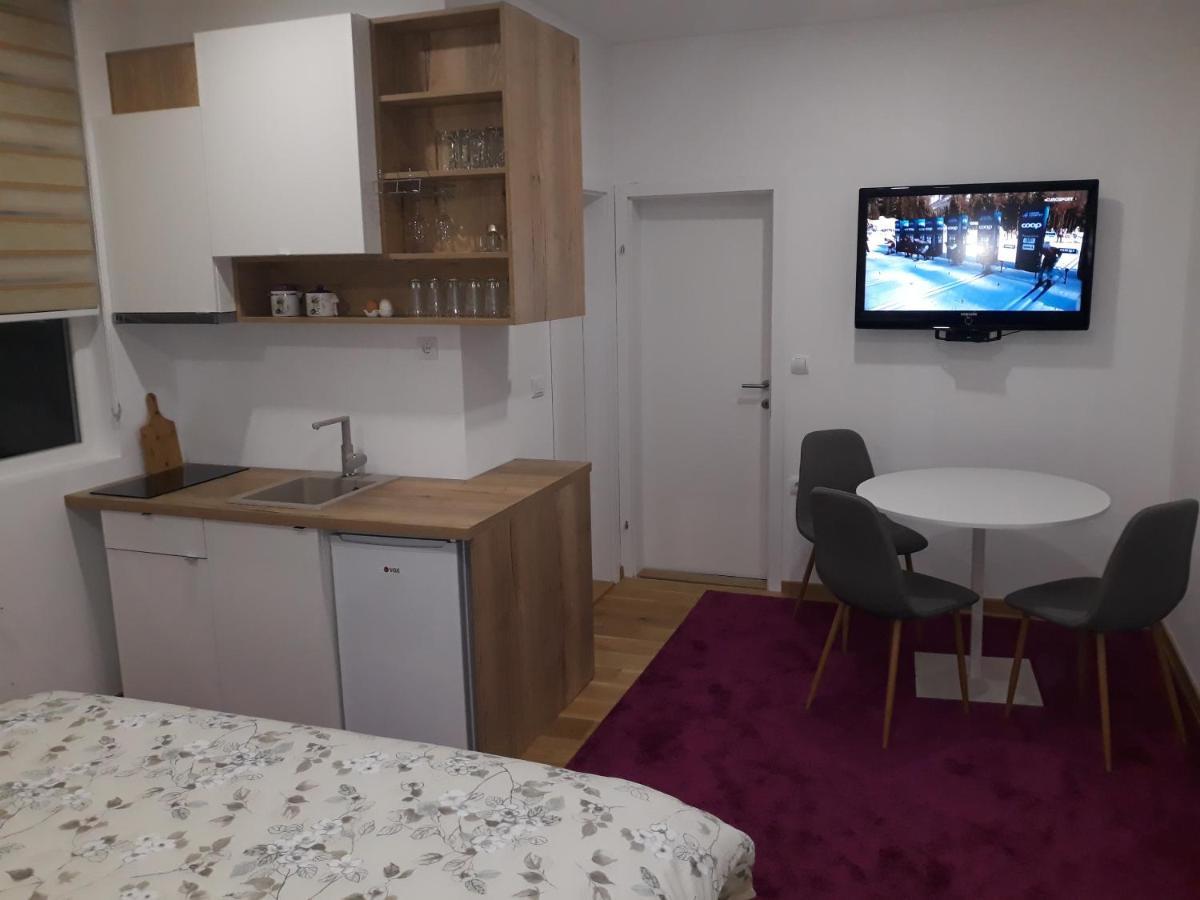 Apartmani Exit Пале Екстериор снимка