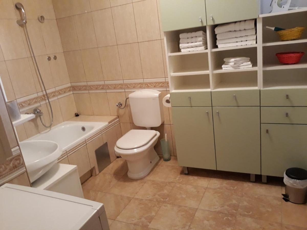 Apartmani Exit Пале Екстериор снимка