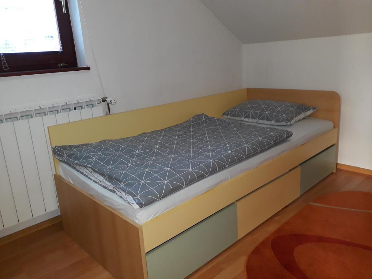 Apartmani Exit Пале Екстериор снимка